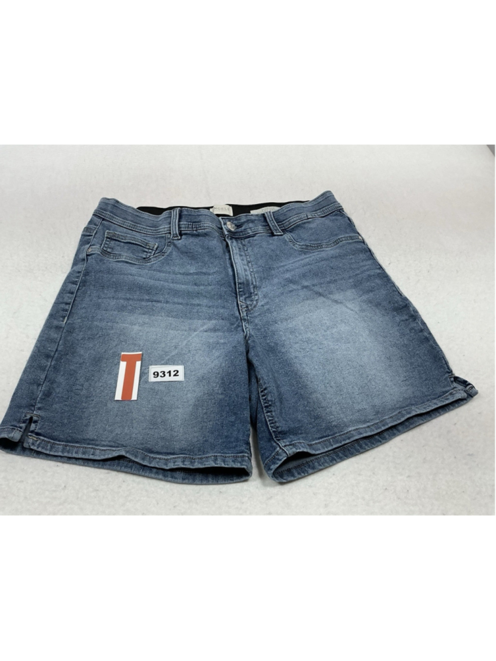Womans Excellent Angels Everluxe Sculpt Stretch Blue Jean Shorts 14/32